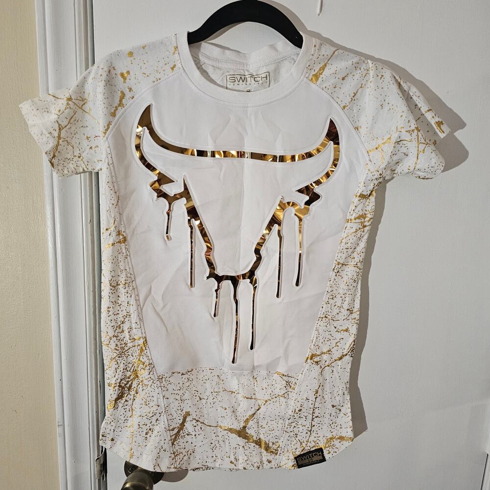 Switch Remarkable Chicago Bulls AOP Gold T-Shirt Kids Sz 8 Basketball Cotton